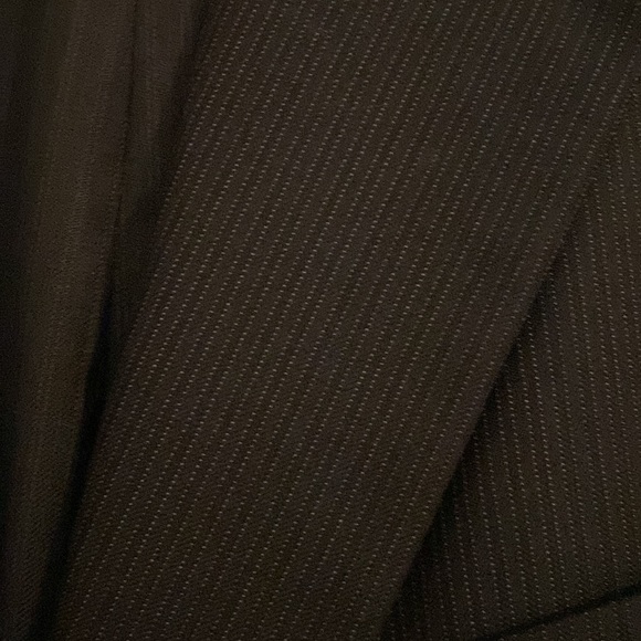 Beautiful Grey pinstriped Hickey Freeman Suit.  44 long pants 36x31. - Picture 5 of 7